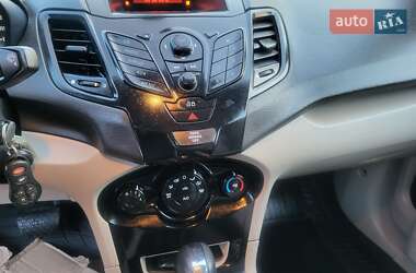 Хэтчбек Ford Fiesta 2013 в 