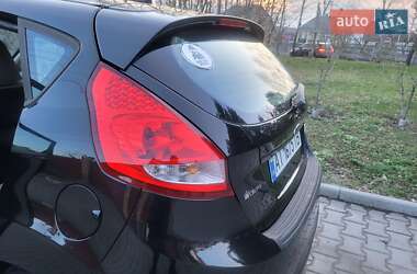 Хэтчбек Ford Fiesta 2013 в 