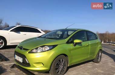 Хэтчбек Ford Fiesta 2010 в 