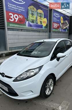 Хэтчбек Ford Fiesta 2011 в 