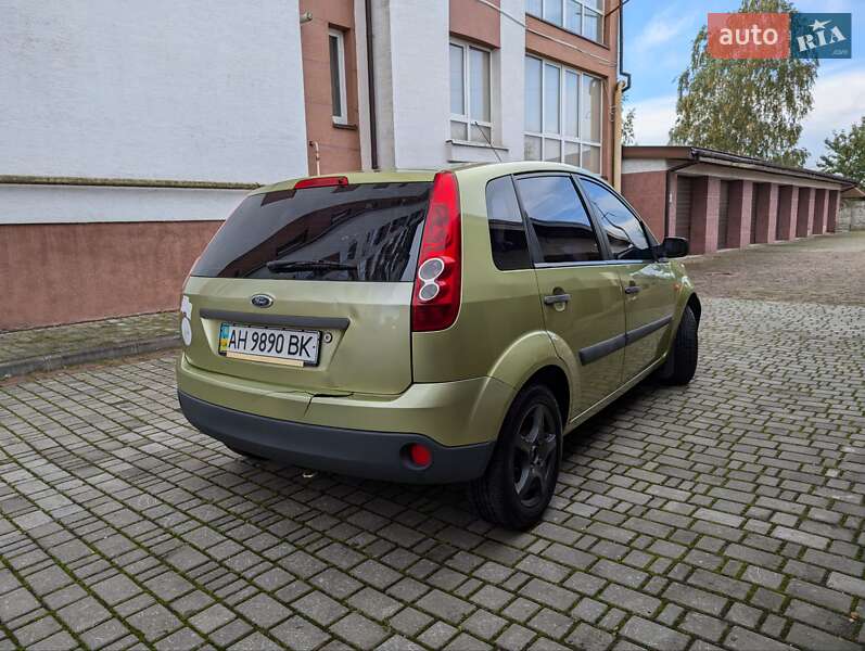 Хетчбек Ford Fiesta 2006 в Івано-Франківську