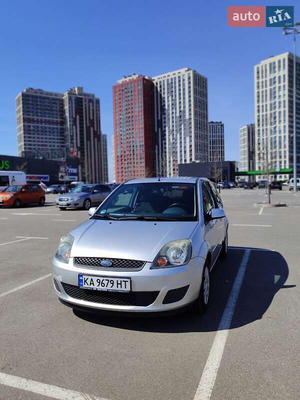 Хетчбек Ford Fiesta 2008 в Києві фото 3 Хетчбек Ford Fiesta 2008 в Києві