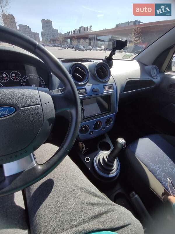 Хетчбек Ford Fiesta 2008 в Києві фото 6 Хетчбек Ford Fiesta 2008 в Києві