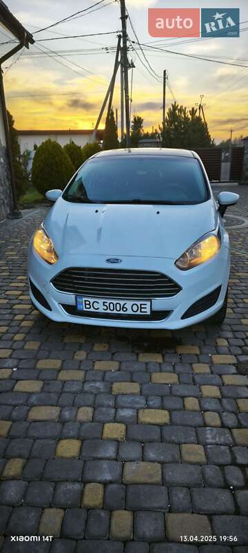 Хэтчбек Ford Fiesta 2018 в 