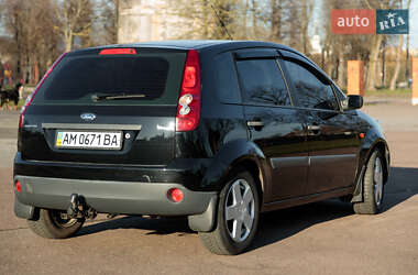 Хэтчбек Ford Fiesta 2008 в 