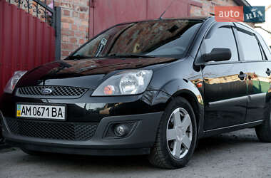 Хэтчбек Ford Fiesta 2008 в 