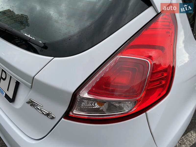 Хэтчбек Ford Fiesta 2013 в Киеве