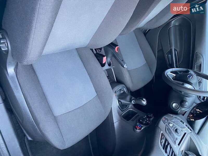 Хэтчбек Ford Fiesta 2013 в Киеве