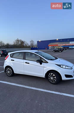 Хэтчбек Ford Fiesta 2013 в 
