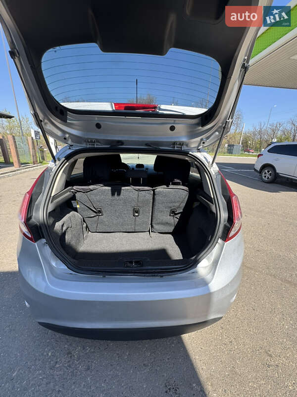 Седан Ford Fiesta 2013 в Кривом Роге фото 3 Седан Ford Fiesta 2013 в Кривом Роге