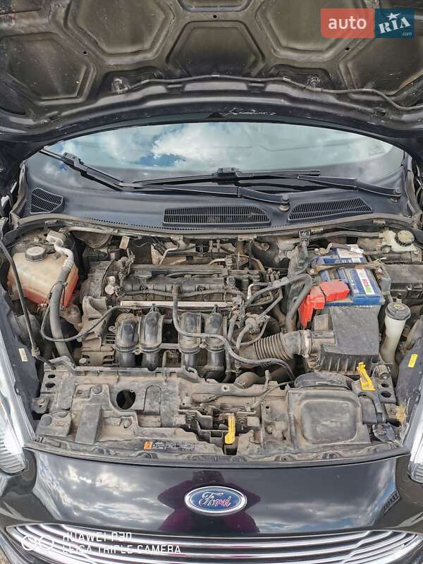 Седан Ford Fiesta 2015 в Кривом Роге