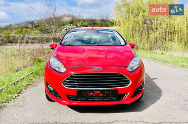 Хэтчбек Ford Fiesta 2015 в 