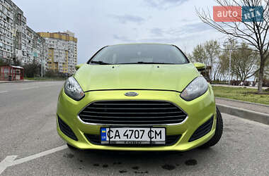 Хэтчбек Ford Fiesta 2012 в 