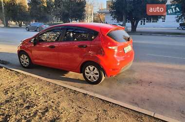 Хэтчбек Ford Fiesta 2012 в 