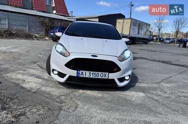 Хетчбек Ford Fiesta 2015 в 