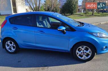 Хэтчбек Ford Fiesta 2011 в 