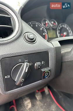 Хэтчбек Ford Fiesta 2007 в 