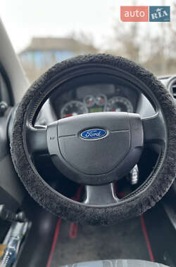 Хэтчбек Ford Fiesta 2007 в 