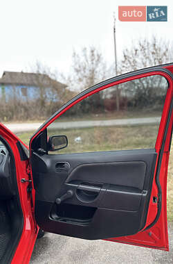 Хэтчбек Ford Fiesta 2007 в 