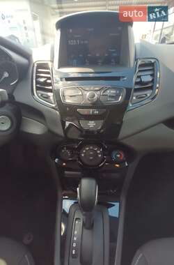 Хэтчбек Ford Fiesta 2019 в 