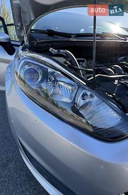 Хэтчбек Ford Fiesta 2014 в 