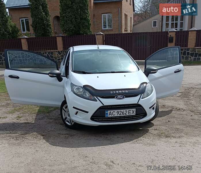 Хэтчбек Ford Fiesta 2012 в Луцке