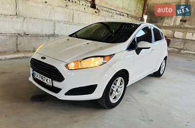 Хэтчбек Ford Fiesta 2018 в 