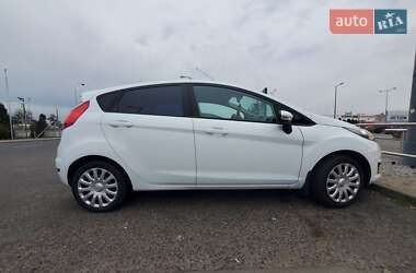 Хэтчбек Ford Fiesta 2014 в 