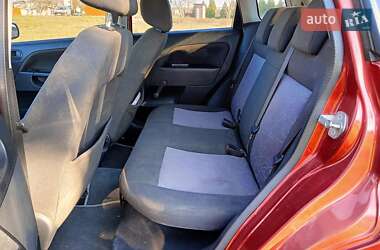 Хэтчбек Ford Fiesta 2006 в 