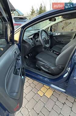 Хэтчбек Ford Fiesta 2015 в 