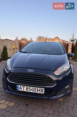 Хэтчбек Ford Fiesta 2015 в 