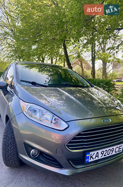 Седан Ford Fiesta 2013 в 
