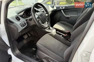 Хэтчбек Ford Fiesta 2013 в 