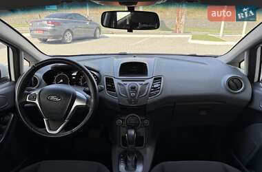 Хэтчбек Ford Fiesta 2013 в 