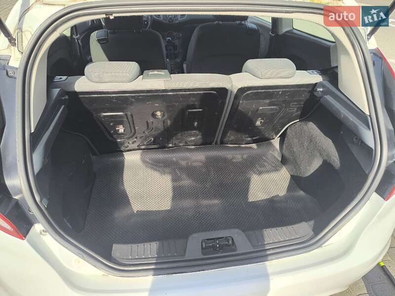 Хэтчбек Ford Fiesta 2015 в Львове фото 21 Хэтчбек Ford Fiesta 2015 в Львове