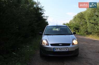 Хэтчбек Ford Fiesta 2007 в 