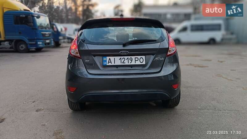 Хэтчбек Ford Fiesta 2016 в Киеве
