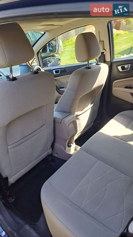 Хэтчбек Ford Fiesta 2015 в Черновцах фото 6 Хэтчбек Ford Fiesta 2015 в Черновцах