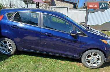 Хэтчбек Ford Fiesta 2015 в 