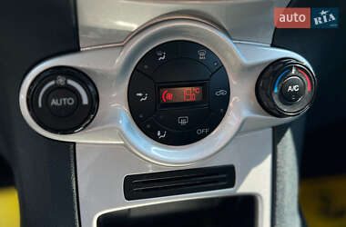 Хетчбек Ford Fiesta 2009 в 