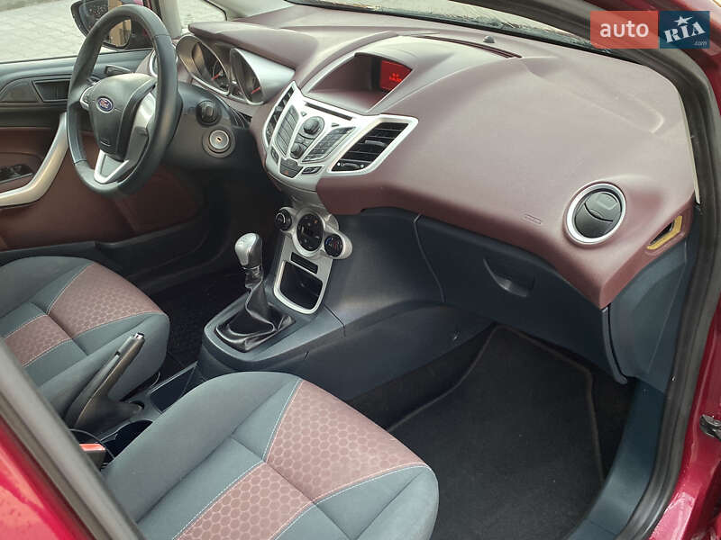 Хэтчбек Ford Fiesta 2009 в Ирпене