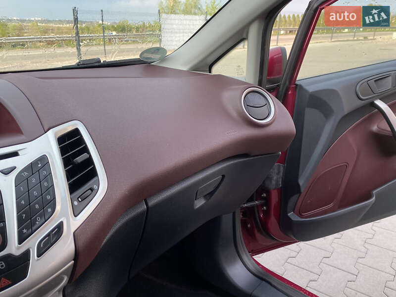 Хэтчбек Ford Fiesta 2009 в Ирпене