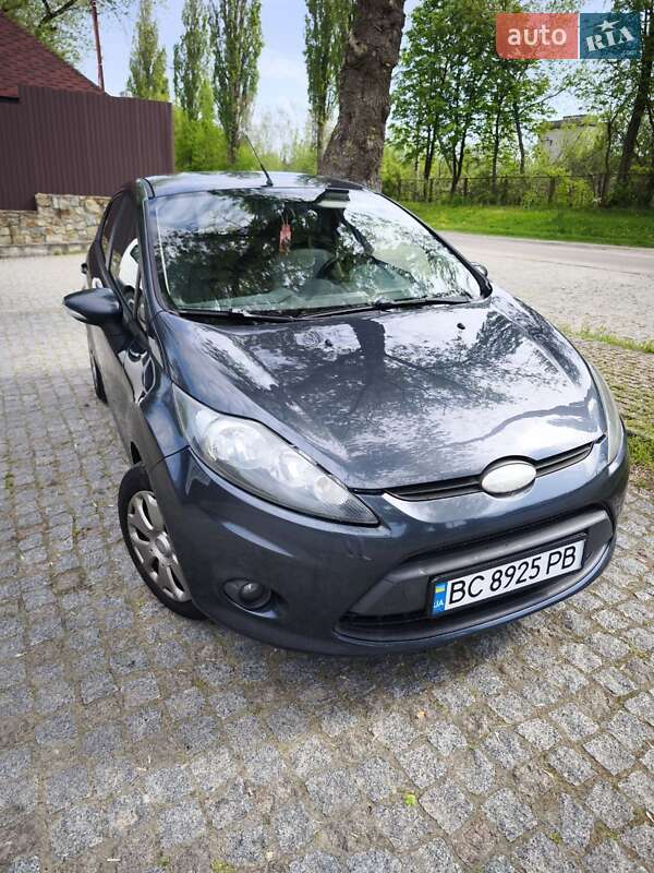 Хэтчбек Ford Fiesta 2010 в Львове