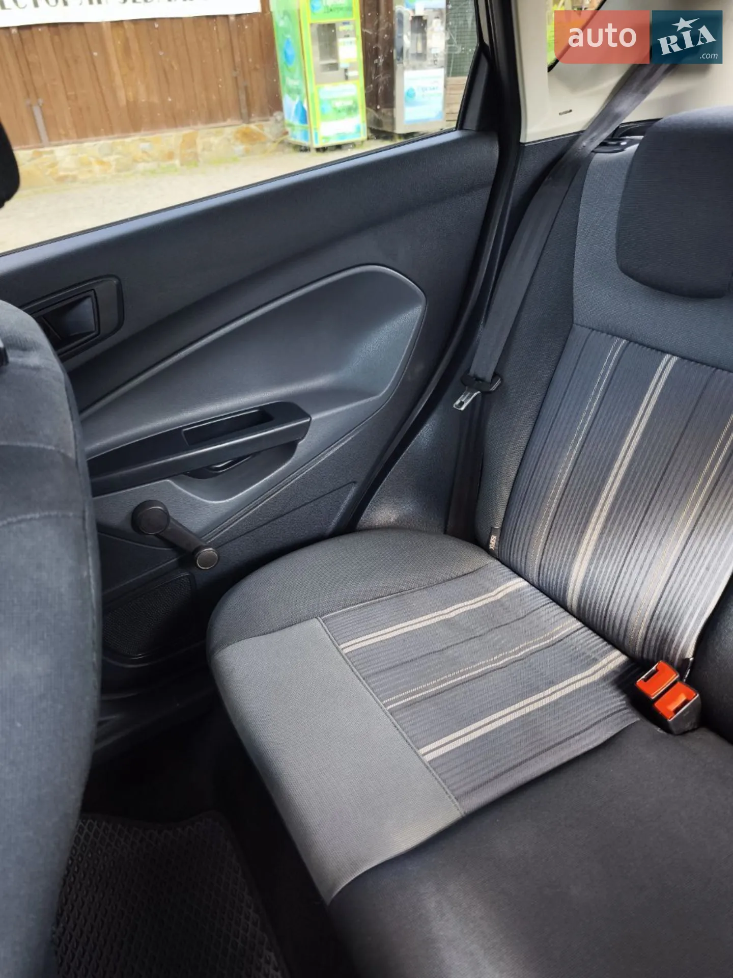 2010 Ford Fiesta - мініатюра 12