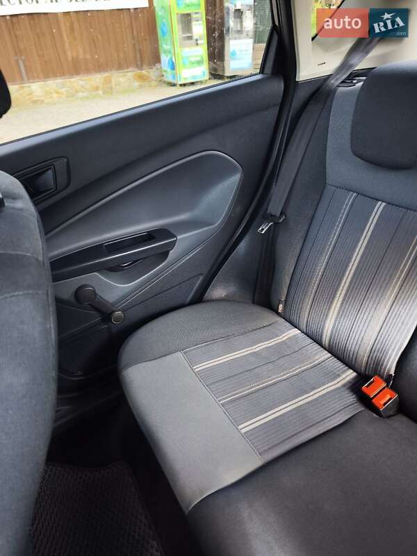 Хэтчбек Ford Fiesta 2010 в Львове