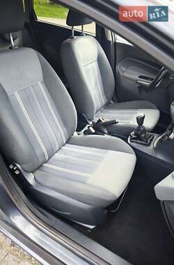 Хэтчбек Ford Fiesta 2010 в 