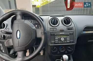 Хэтчбек Ford Fiesta 2008 в 
