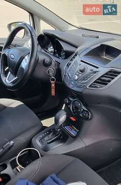 Хэтчбек Ford Fiesta 2013 в 