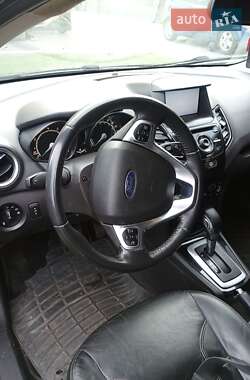 Хэтчбек Ford Fiesta 2013 в 