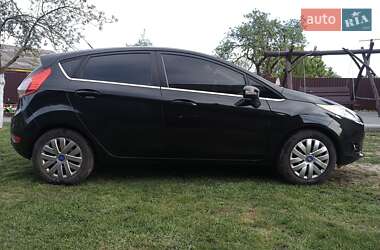Хэтчбек Ford Fiesta 2013 в 
